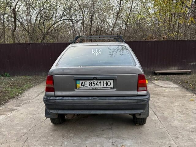 Серый Опель Кадет, объемом двигателя 1.4 л и пробегом 190 тыс. км за 881 $, фото 4 на Automoto.ua