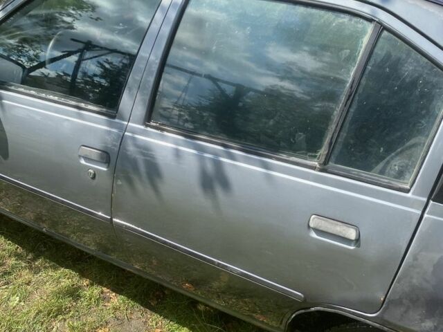 Сірий Опель Кадет, об'ємом двигуна 1.4 л та пробігом 30 тис. км за 750 $, фото 4 на Automoto.ua