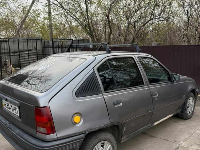 Серый Опель Кадет, объемом двигателя 1.4 л и пробегом 190 тыс. км за 881 $, фото 3 на Automoto.ua