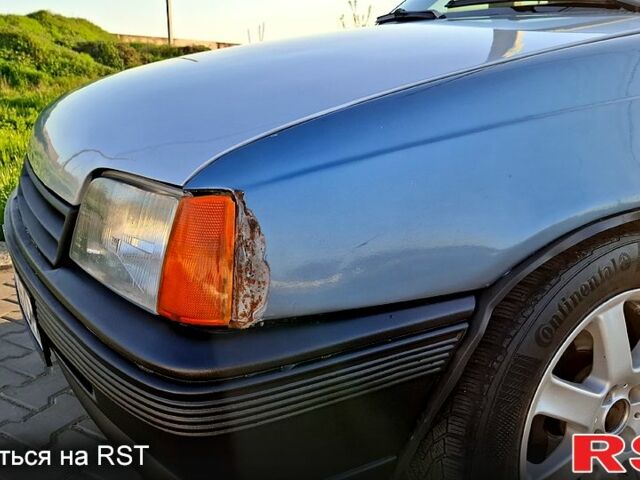 Серый Опель Кадет, объемом двигателя 1.4 л и пробегом 450 тыс. км за 1150 $, фото 3 на Automoto.ua