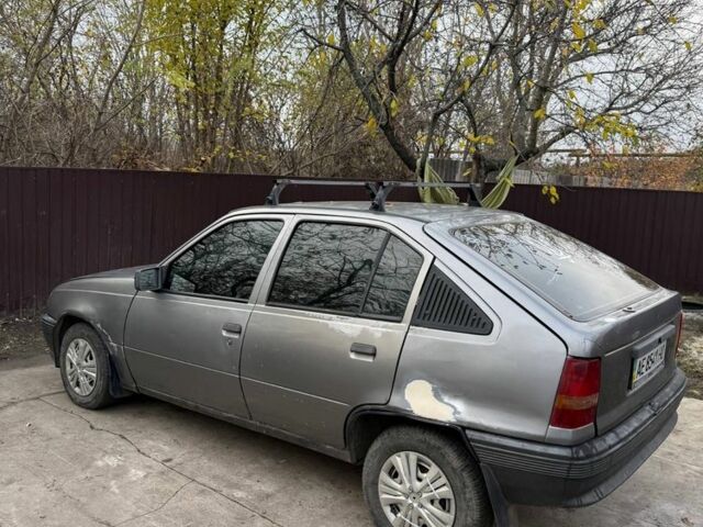 Серый Опель Кадет, объемом двигателя 1.4 л и пробегом 190 тыс. км за 881 $, фото 2 на Automoto.ua