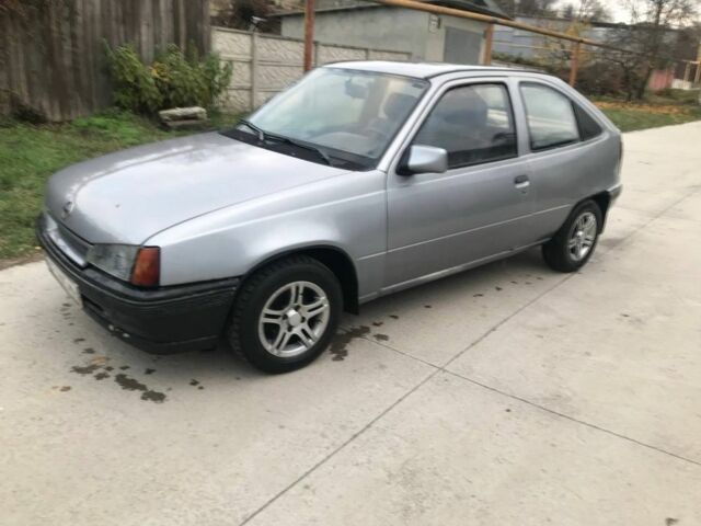 Серый Опель Кадет, объемом двигателя 1.3 л и пробегом 140 тыс. км за 800 $, фото 1 на Automoto.ua