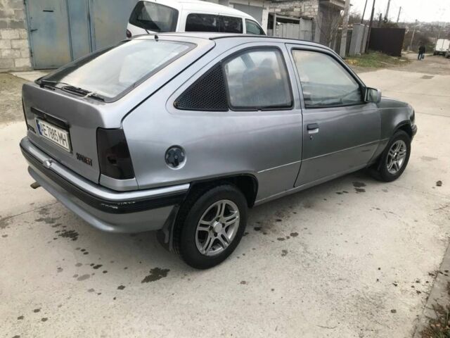 Серый Опель Кадет, объемом двигателя 1.3 л и пробегом 140 тыс. км за 800 $, фото 4 на Automoto.ua