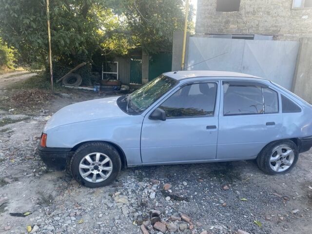 Серый Опель Кадет, объемом двигателя 1.6 л и пробегом 300 тыс. км за 750 $, фото 5 на Automoto.ua