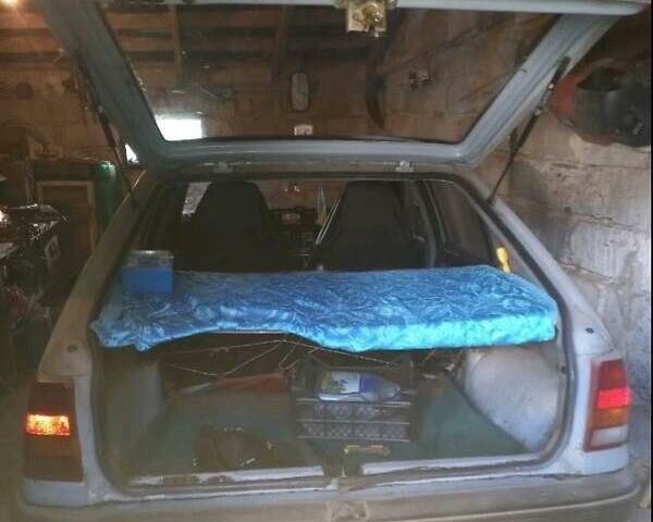 Сірий Опель Кадет, об'ємом двигуна 1.6 л та пробігом 550 тис. км за 550 $, фото 2 на Automoto.ua