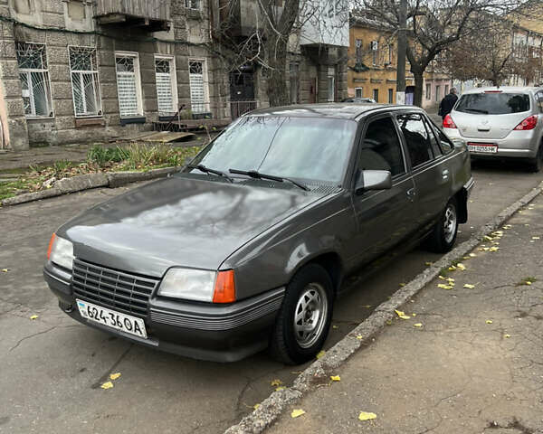 Серый Опель Кадет, объемом двигателя 0 л и пробегом 522 тыс. км за 2000 $, фото 3 на Automoto.ua