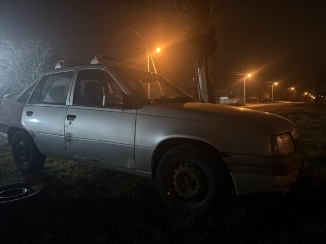 Сірий Опель Кадет, об'ємом двигуна 1.6 л та пробігом 250 тис. км за 1200 $, фото 1 на Automoto.ua