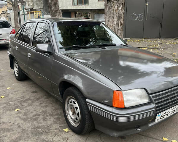 Серый Опель Кадет, объемом двигателя 0 л и пробегом 522 тыс. км за 2000 $, фото 5 на Automoto.ua