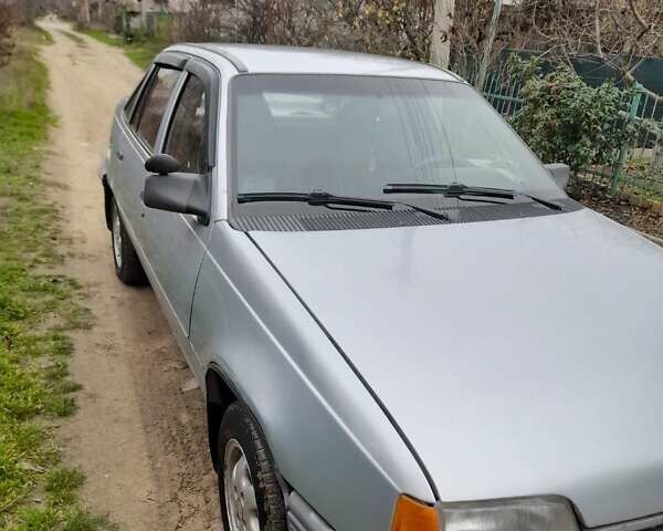 Серый Опель Кадет, объемом двигателя 1.6 л и пробегом 400 тыс. км за 1600 $, фото 3 на Automoto.ua