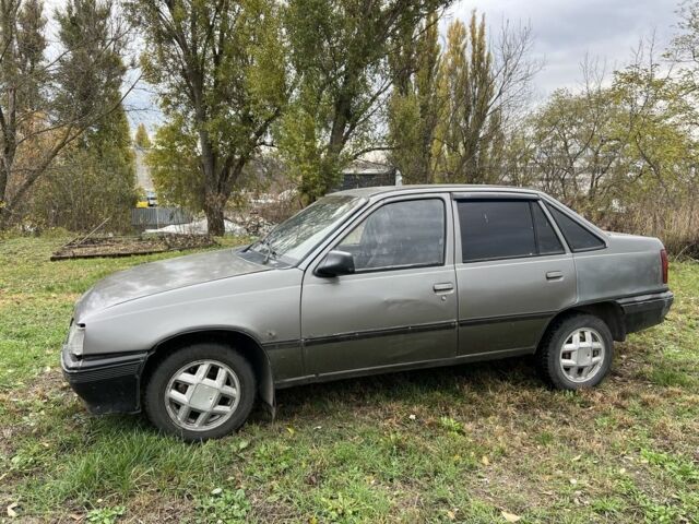 Серый Опель Кадет, объемом двигателя 1.3 л и пробегом 160 тыс. км за 650 $, фото 11 на Automoto.ua