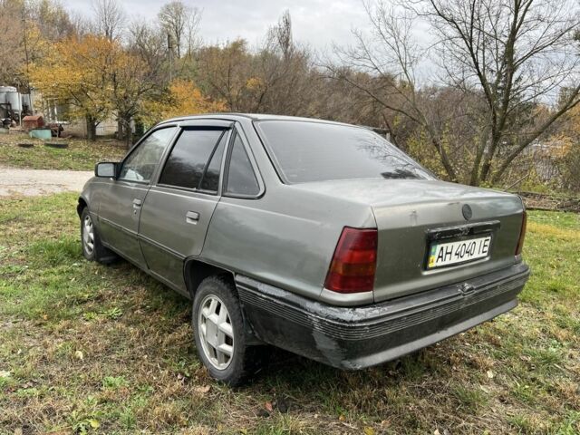 Серый Опель Кадет, объемом двигателя 1.3 л и пробегом 160 тыс. км за 650 $, фото 8 на Automoto.ua