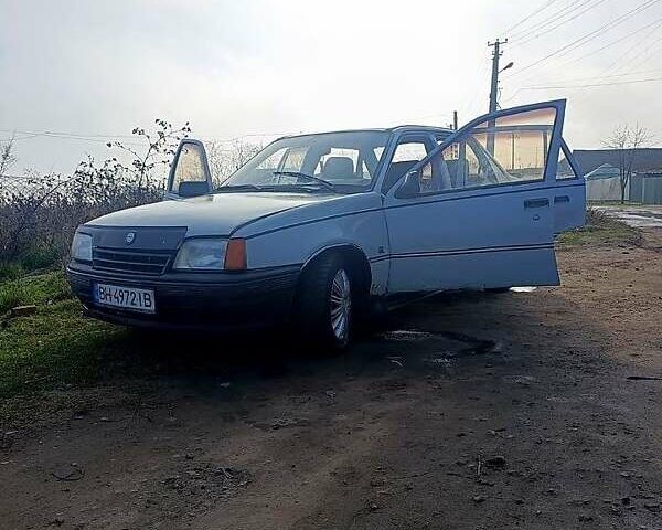 Серый Опель Кадет, объемом двигателя 1.3 л и пробегом 150 тыс. км за 750 $, фото 3 на Automoto.ua