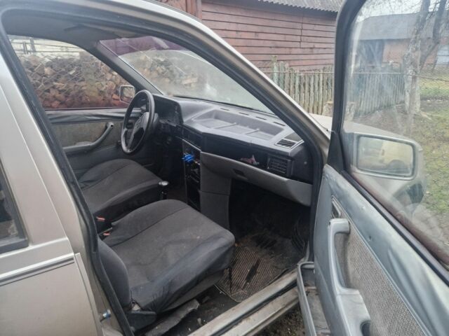 Серый Опель Кадет, объемом двигателя 0 л и пробегом 100 тыс. км за 300 $, фото 12 на Automoto.ua