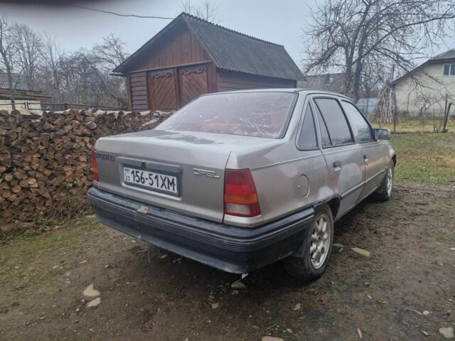 Серый Опель Кадет, объемом двигателя 0 л и пробегом 100 тыс. км за 300 $, фото 2 на Automoto.ua