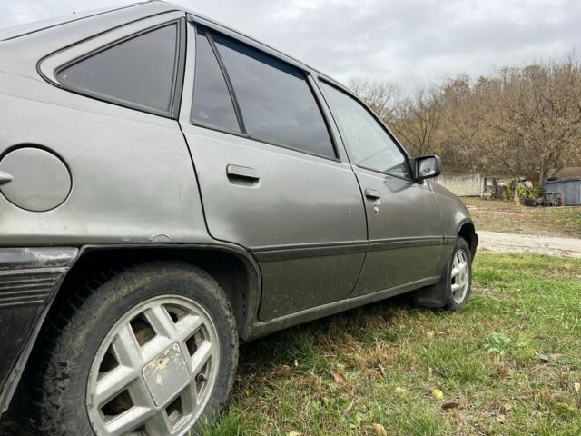 Серый Опель Кадет, объемом двигателя 1.3 л и пробегом 160 тыс. км за 650 $, фото 6 на Automoto.ua