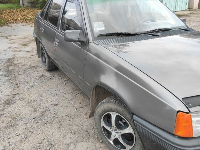 Серый Опель Кадет, объемом двигателя 1.3 л и пробегом 315 тыс. км за 1000 $, фото 2 на Automoto.ua