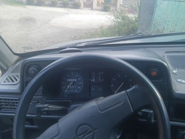 Сірий Опель Кадет, об'ємом двигуна 5 л та пробігом 1 тис. км за 650 $, фото 1 на Automoto.ua