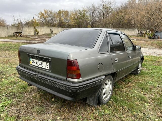 Серый Опель Кадет, объемом двигателя 1.3 л и пробегом 160 тыс. км за 650 $, фото 5 на Automoto.ua