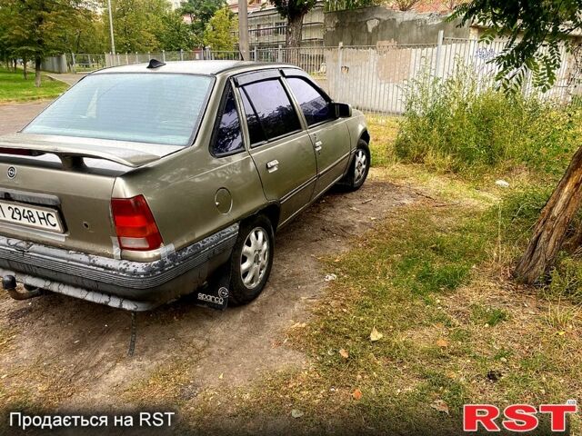 Серый Опель Кадет, объемом двигателя 1.3 л и пробегом 350 тыс. км за 750 $, фото 1 на Automoto.ua