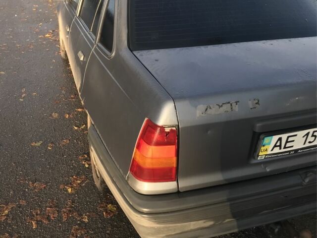 Сірий Опель Кадет, об'ємом двигуна 1.3 л та пробігом 258 тис. км за 641 $, фото 2 на Automoto.ua