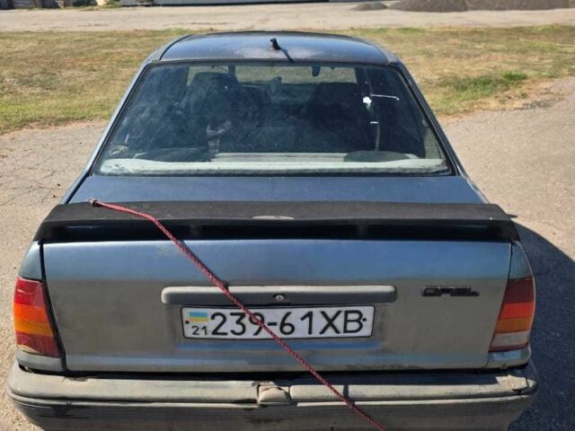 Серый Опель Кадет, объемом двигателя 1.3 л и пробегом 500 тыс. км за 15000 $, фото 4 на Automoto.ua