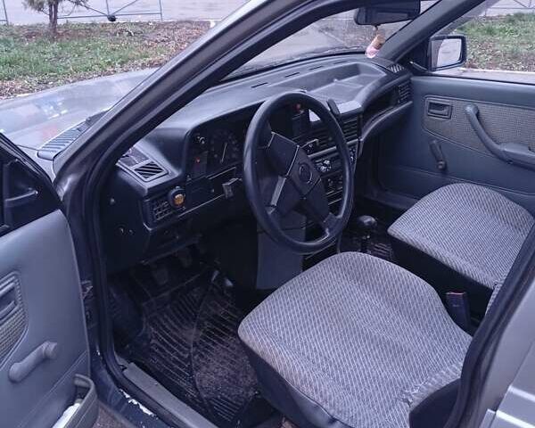 Серый Опель Кадет, объемом двигателя 1.3 л и пробегом 320 тыс. км за 950 $, фото 3 на Automoto.ua