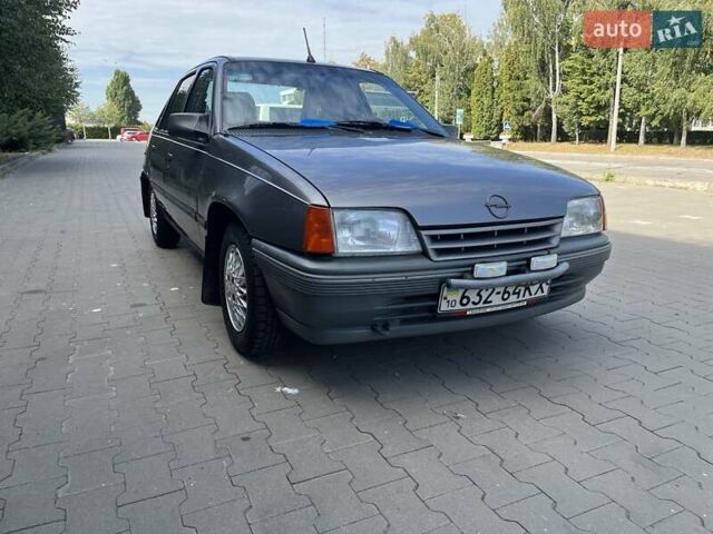 Серый Опель Кадет, объемом двигателя 1.3 л и пробегом 107 тыс. км за 2900 $, фото 2 на Automoto.ua