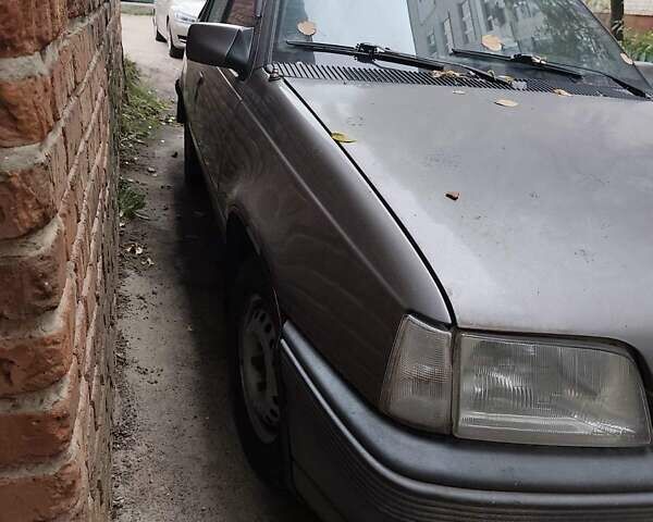 Серый Опель Кадет, объемом двигателя 1.3 л и пробегом 120 тыс. км за 1500 $, фото 5 на Automoto.ua