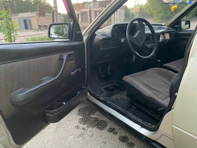 Сірий Опель Кадет, об'ємом двигуна 1.3 л та пробігом 103 тис. км за 900 $, фото 4 на Automoto.ua