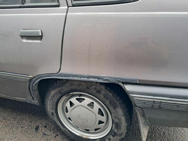 Серый Опель Кадет, объемом двигателя 1.3 л и пробегом 190 тыс. км за 1300 $, фото 10 на Automoto.ua