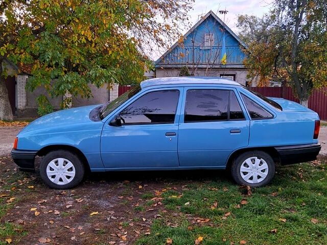 Серый Опель Кадет, объемом двигателя 1.3 л и пробегом 23 тыс. км за 920 $, фото 3 на Automoto.ua