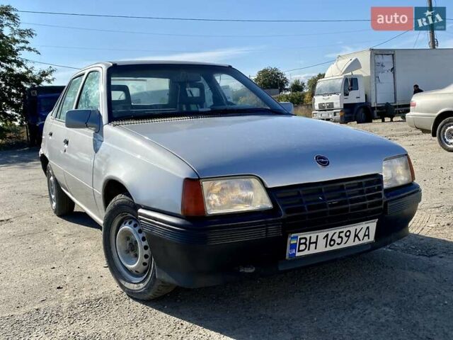 Серый Опель Кадет, объемом двигателя 1.3 л и пробегом 59 тыс. км за 1600 $, фото 1 на Automoto.ua