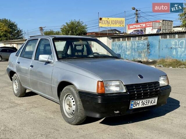 Серый Опель Кадет, объемом двигателя 1.3 л и пробегом 59 тыс. км за 1600 $, фото 4 на Automoto.ua