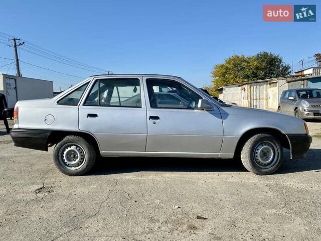 Серый Опель Кадет, объемом двигателя 1.3 л и пробегом 59 тыс. км за 1600 $, фото 8 на Automoto.ua