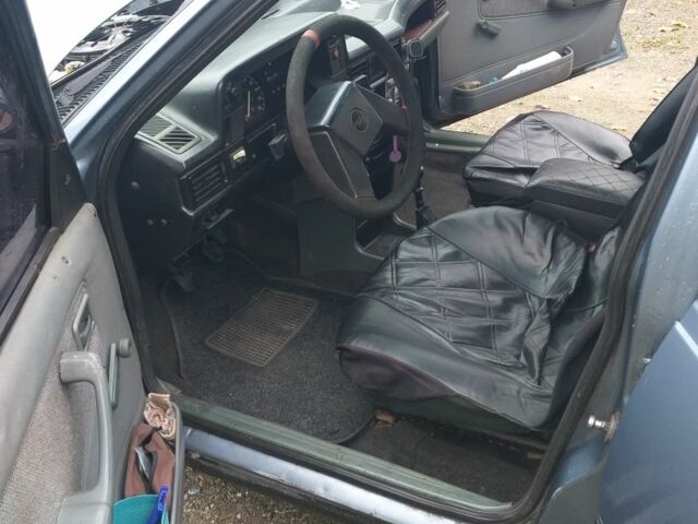 Серый Опель Кадет, объемом двигателя 1 л и пробегом 200 тыс. км за 883 $, фото 8 на Automoto.ua