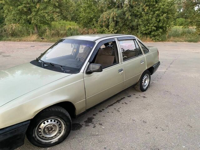 Сірий Опель Кадет, об'ємом двигуна 1.3 л та пробігом 103 тис. км за 900 $, фото 1 на Automoto.ua