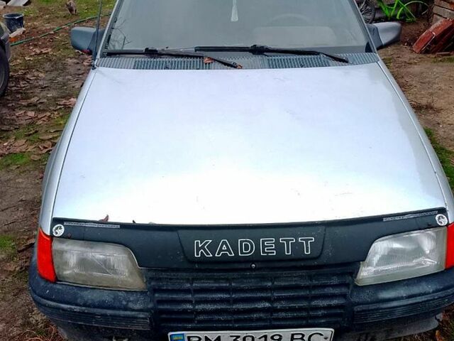 Сірий Опель Кадет, об'ємом двигуна 1.3 л та пробігом 50 тис. км за 1000 $, фото 2 на Automoto.ua