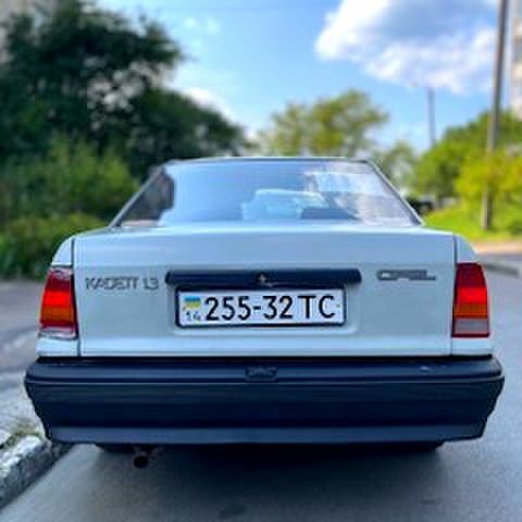 Серый Опель Кадет, объемом двигателя 1.3 л и пробегом 100 тыс. км за 950 $, фото 3 на Automoto.ua