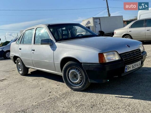 Серый Опель Кадет, объемом двигателя 1.3 л и пробегом 59 тыс. км за 1600 $, фото 3 на Automoto.ua