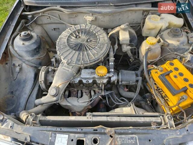 Сірий Опель Кадет, об'ємом двигуна 1.6 л та пробігом 348 тис. км за 1300 $, фото 4 на Automoto.ua