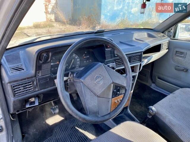 Серый Опель Кадет, объемом двигателя 1.3 л и пробегом 59 тыс. км за 1600 $, фото 10 на Automoto.ua