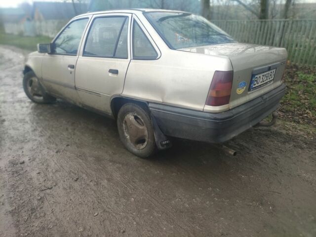 Серый Опель Кадет, объемом двигателя 1.3 л и пробегом 400 тыс. км за 700 $, фото 3 на Automoto.ua