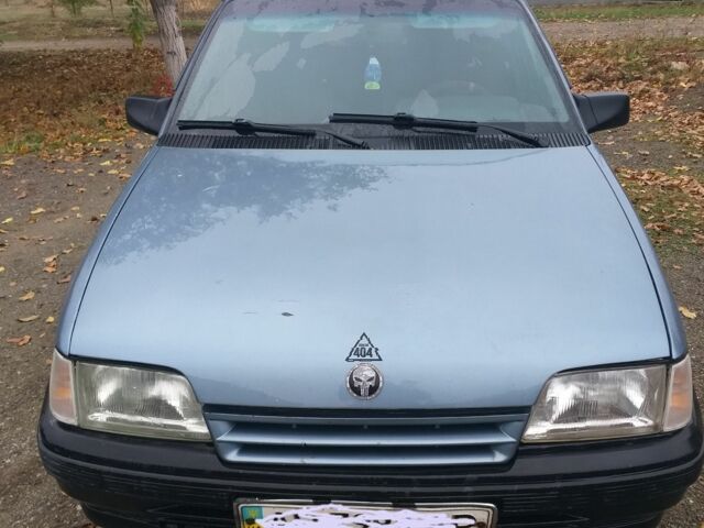 Серый Опель Кадет, объемом двигателя 1 л и пробегом 200 тыс. км за 883 $, фото 5 на Automoto.ua