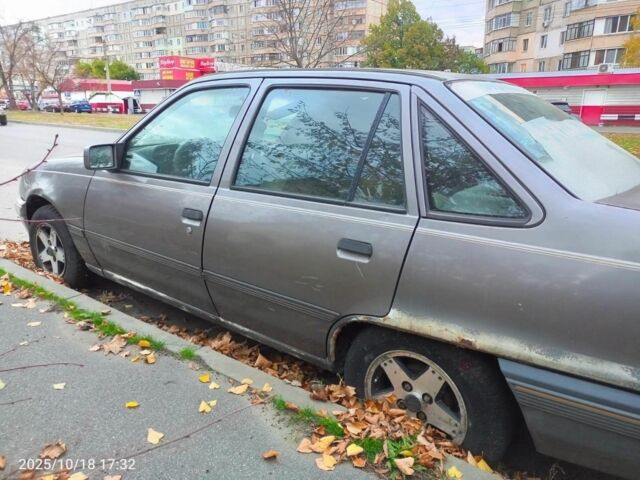 Серый Опель Кадет, объемом двигателя 1 л и пробегом 160 тыс. км за 263 $, фото 1 на Automoto.ua