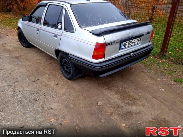 Серый Опель Кадет, объемом двигателя 1.6 л и пробегом 0 тыс. км за 1100 $, фото 1 на Automoto.ua