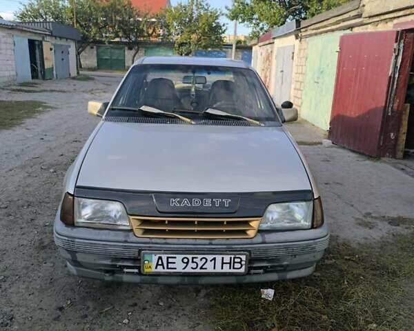 Опель Кадет 1989 в Днепре (Днепропетровске) на Automoto.ua Серый Опель Кадет, объемом двигателя 1.3 л и пробегом 850 тыс. км за 1500 $, фото 4 на Automoto.ua