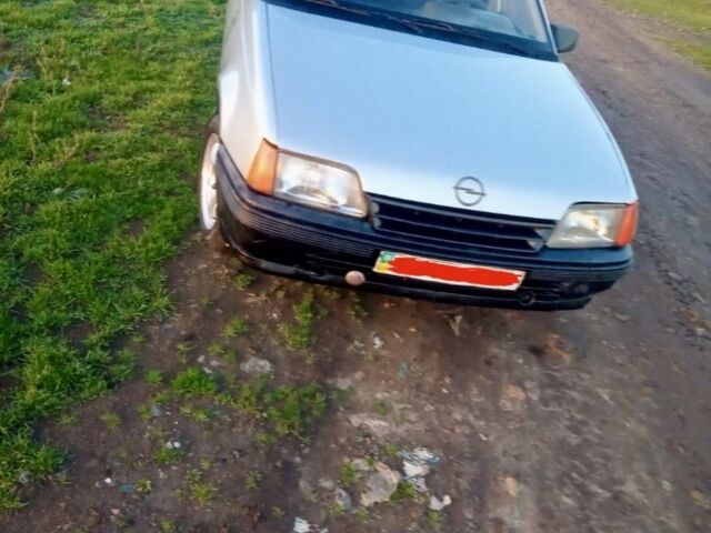 Серый Опель Кадет, объемом двигателя 1.6 л и пробегом 179 тыс. км за 1015 $, фото 3 на Automoto.ua
