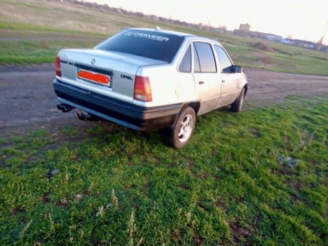 Серый Опель Кадет, объемом двигателя 1.6 л и пробегом 179 тыс. км за 1015 $, фото 7 на Automoto.ua