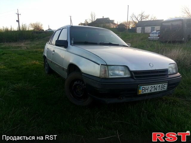 Серый Опель Кадет, объемом двигателя 14 л и пробегом 64 тыс. км за 1200 $, фото 2 на Automoto.ua