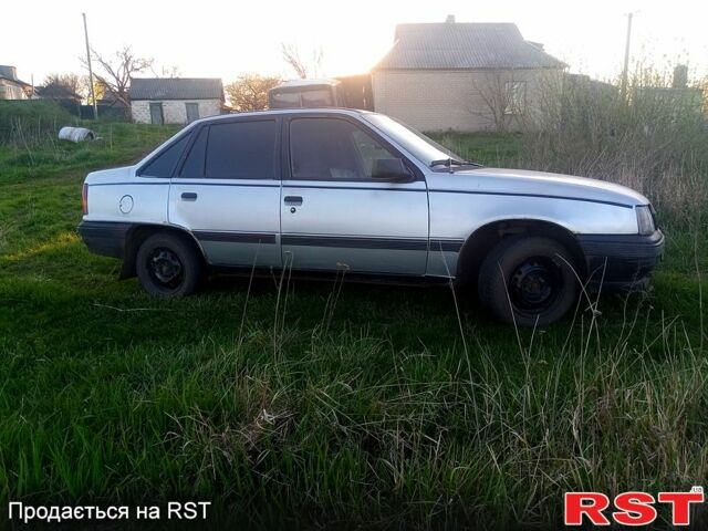 Серый Опель Кадет, объемом двигателя 14 л и пробегом 64 тыс. км за 1200 $, фото 3 на Automoto.ua